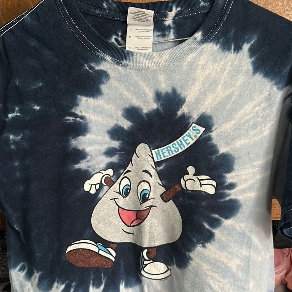 Hershey's Kiss Tie-Dye Short Sleeve Tee - Blue and White